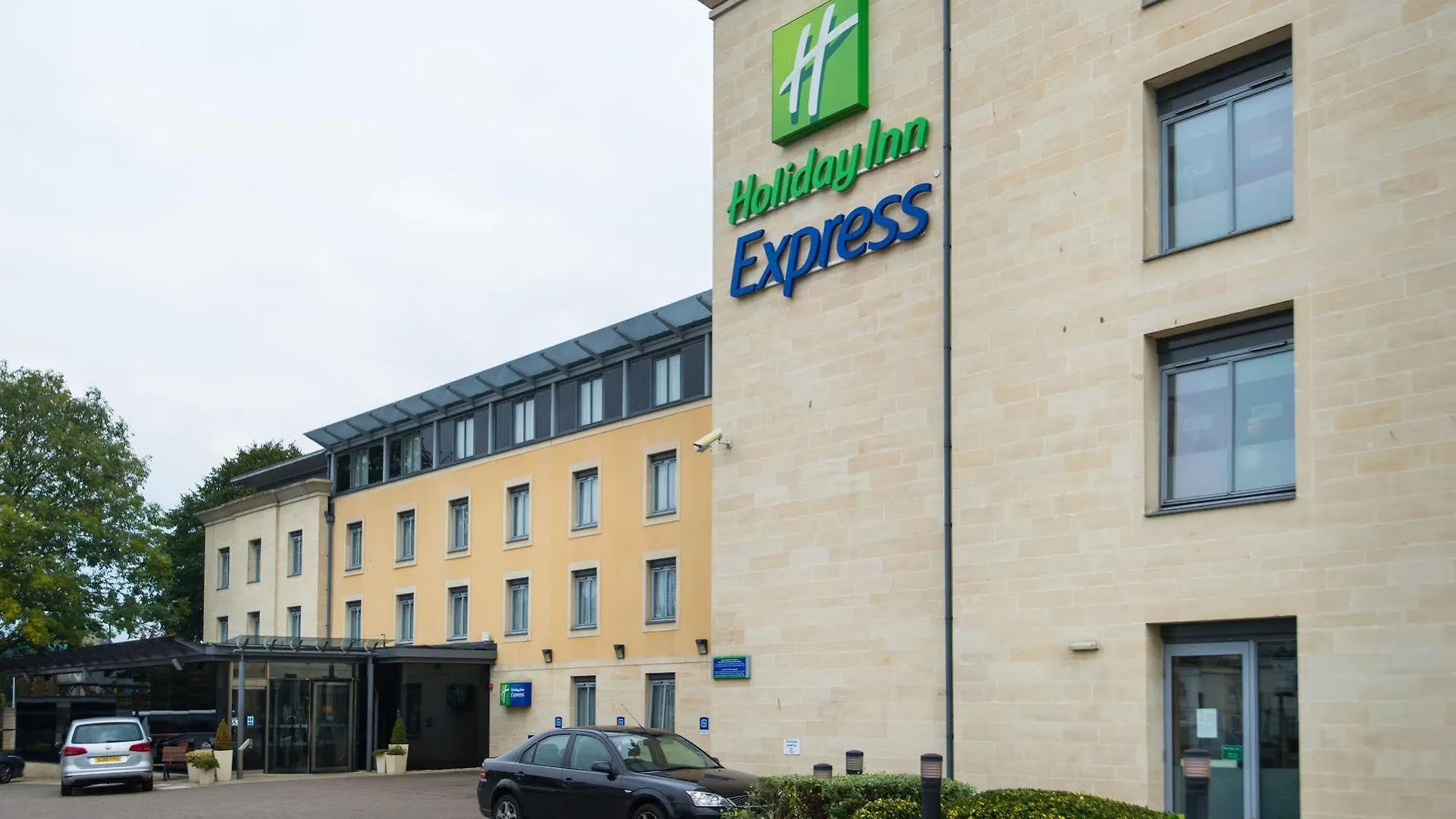 Hotel Holiday Inn Express Bath By Ihg