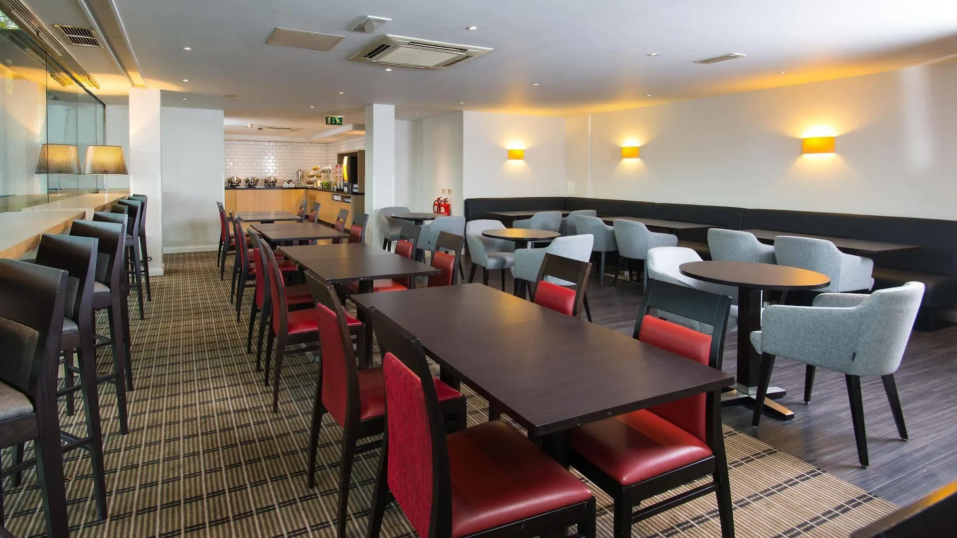 Holiday Inn Express Bath By Ihg 3*,